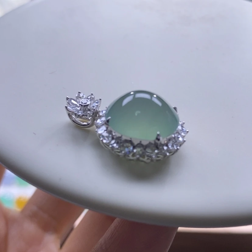 【闪购商品】翡翠颈饰18K金镶嵌翡翠18k金冰晴底旦面吊坠