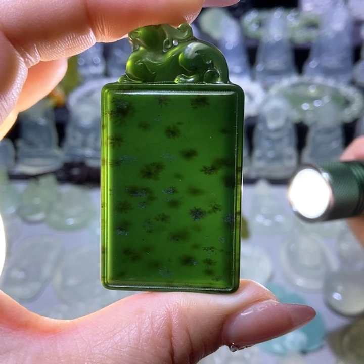 岫玉未镶嵌吊坠吊坠