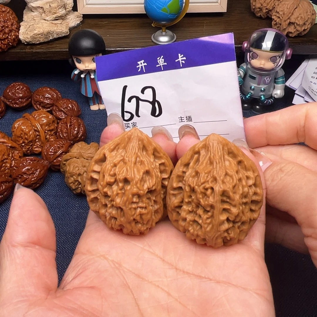 文玩核桃吊坠老树鸡心38