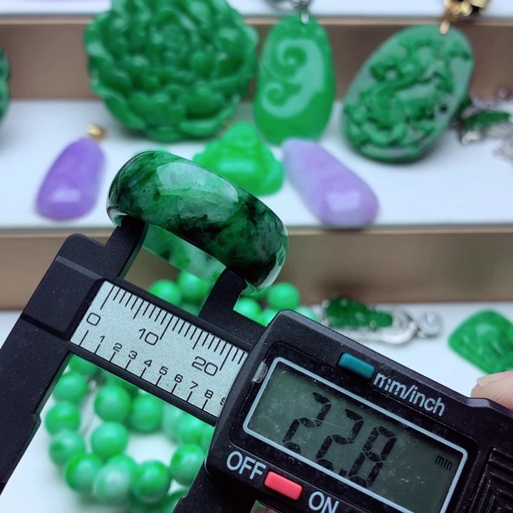 翡翠未镶嵌戒指戒指