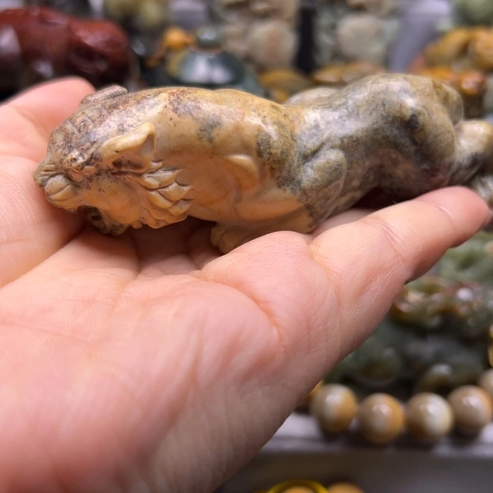 岫岩河磨玉（透闪石质玉）未镶嵌把件