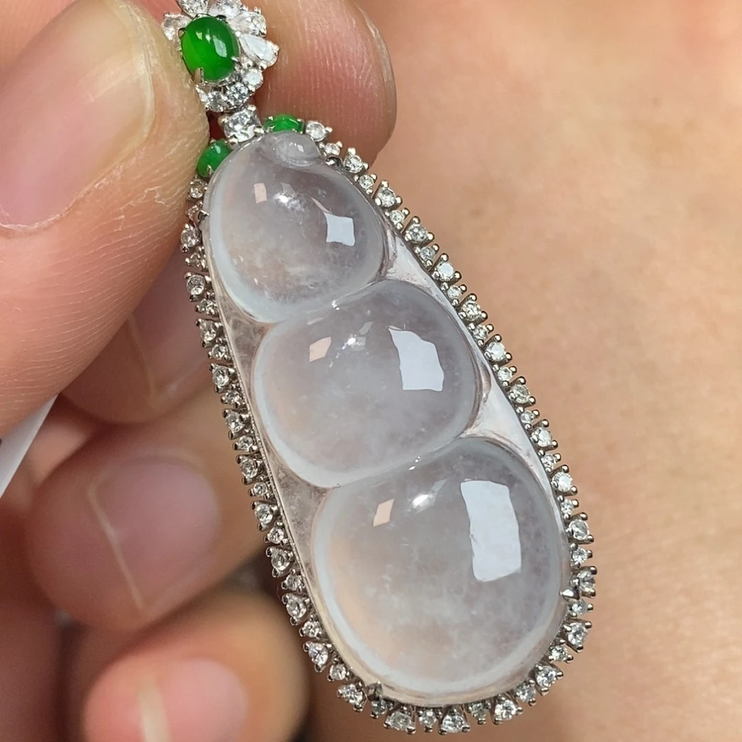 翡翠颈饰18K金镶嵌豆