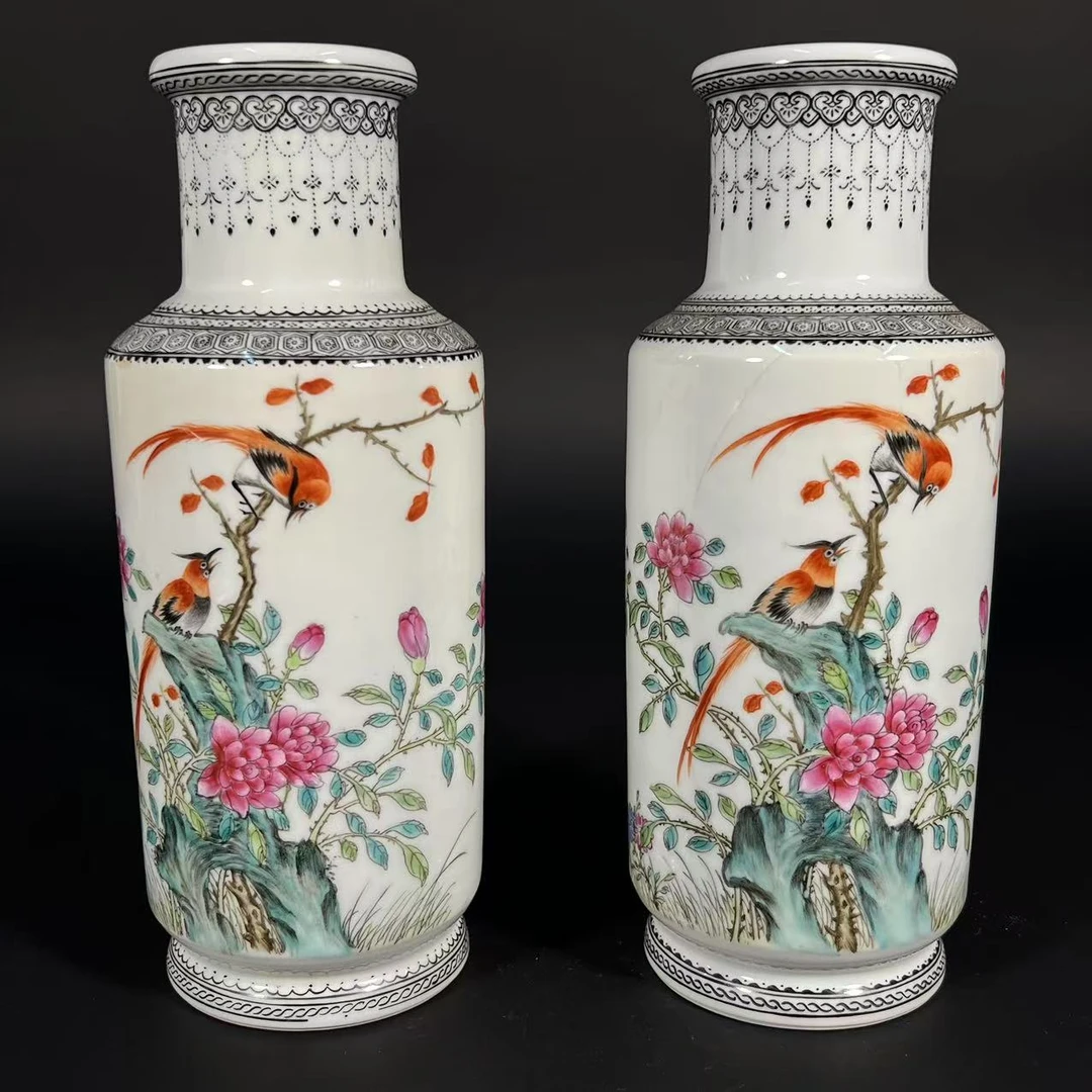 Lot28:  粉彩花鸟棒槌瓶一对