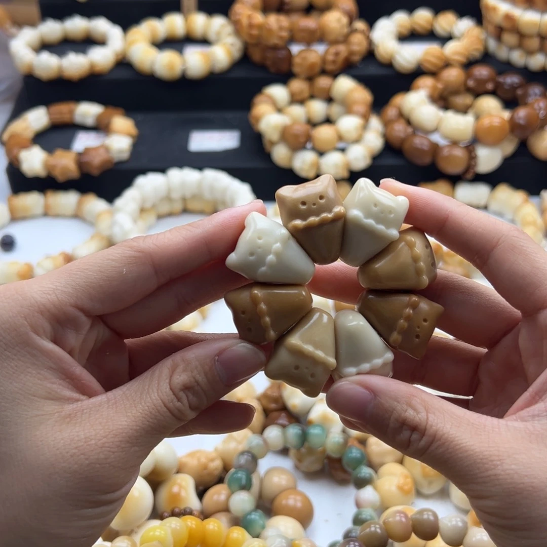 吊坠白玉菩提冰淇淋猫