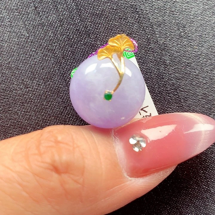 翡翠18K金镶嵌颈饰翡翠