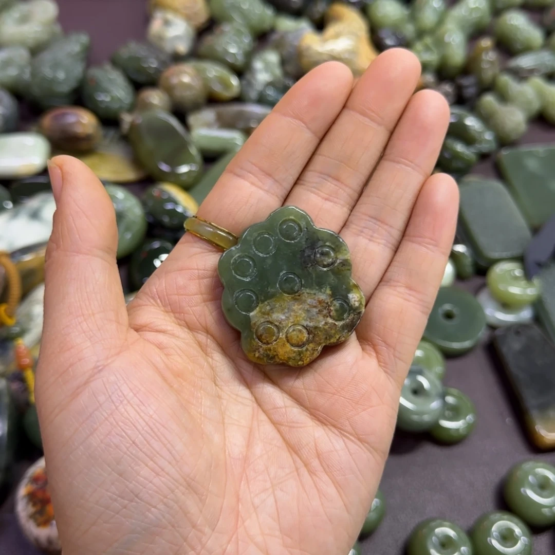 岫岩河磨玉（透闪石质玉）未镶嵌颈饰