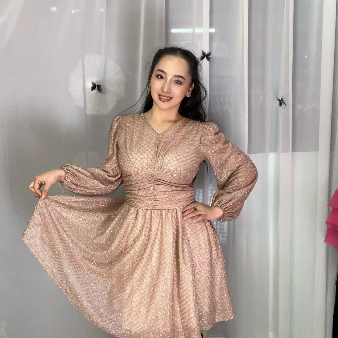 秋天穿的新款时尚短连衣裙