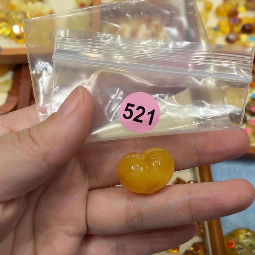 Y***｀琥珀未镶嵌珠宝奇石