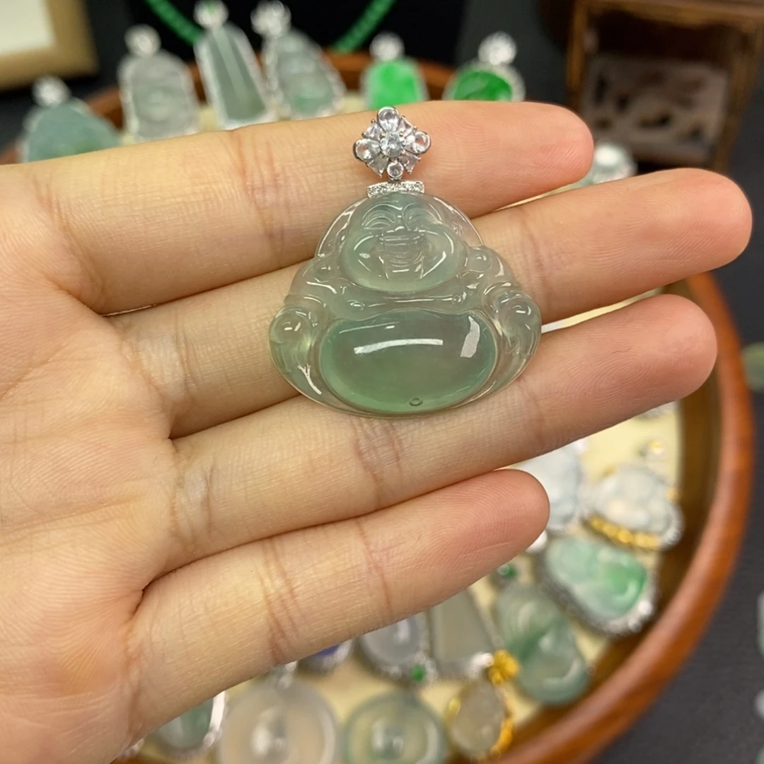 翡翠18K金镶嵌颈饰翡翠