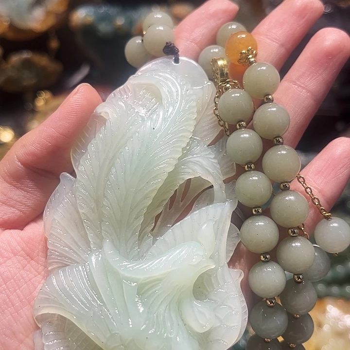 蛇纹石玉未镶嵌颈饰