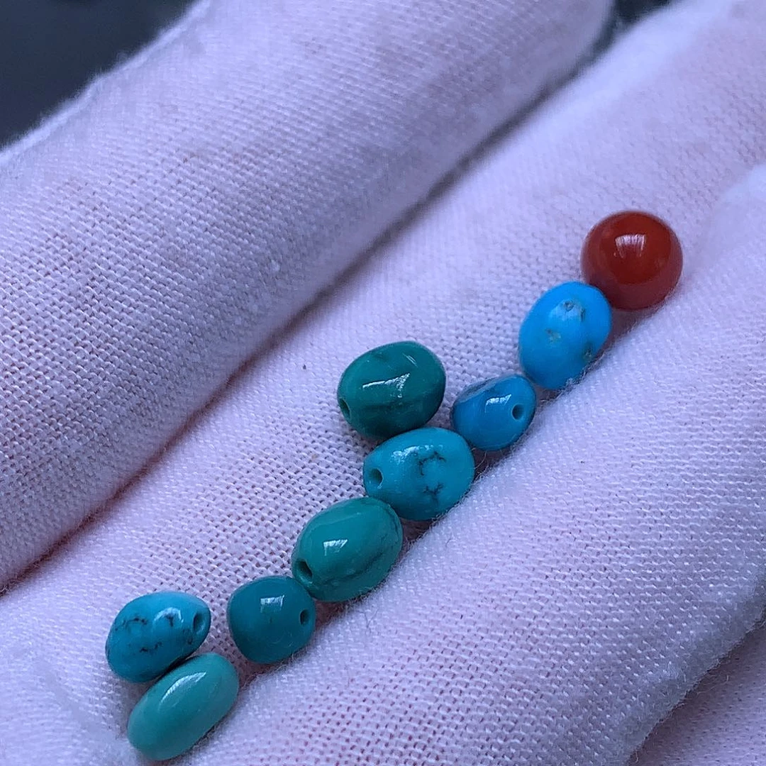 南红玛瑙未镶嵌珠宝奇石