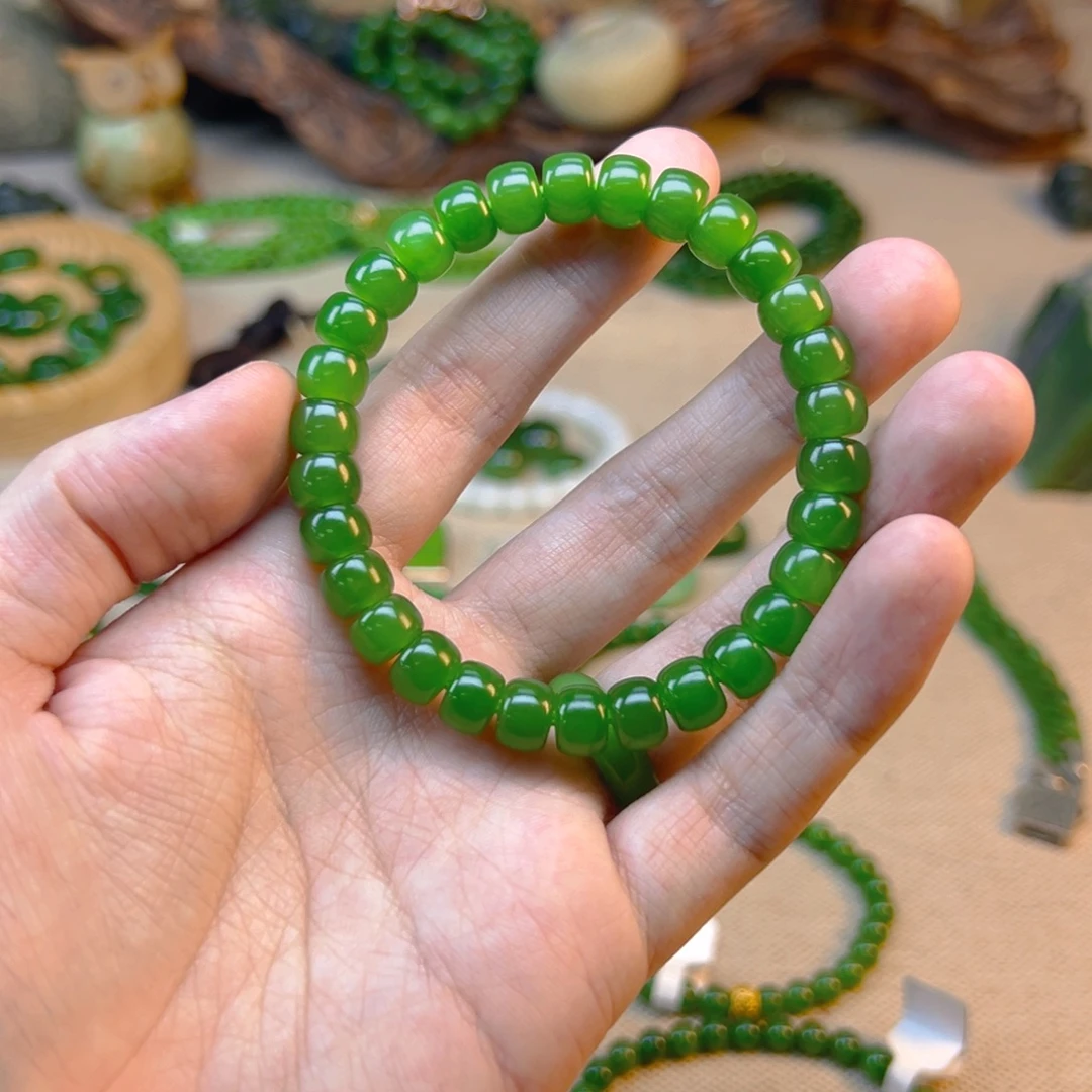 向****和田玉未镶嵌颈饰