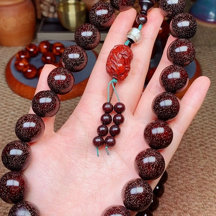 檀香紫檀（小叶紫檀）20手持