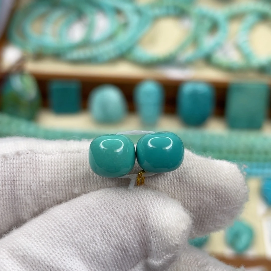 绿松石未镶嵌颈饰