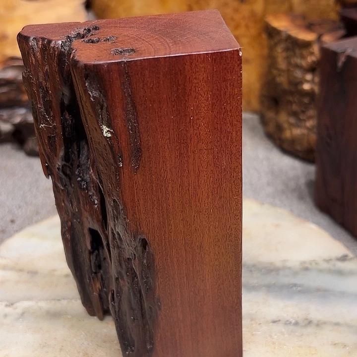 V***牌紫檀木类端景台檀香