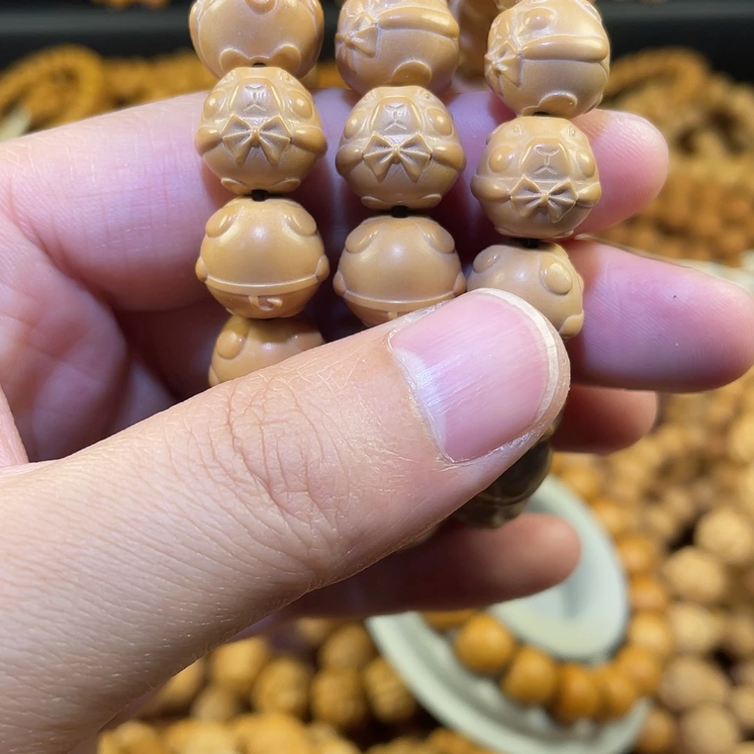 猴头核桃吊坠卡皮吧啦孔道有瑕疵非全品尺寸13-14