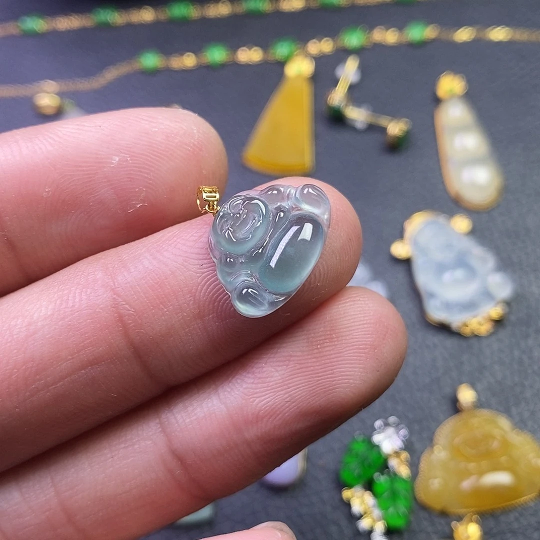 颈饰18K金镶嵌翡翠