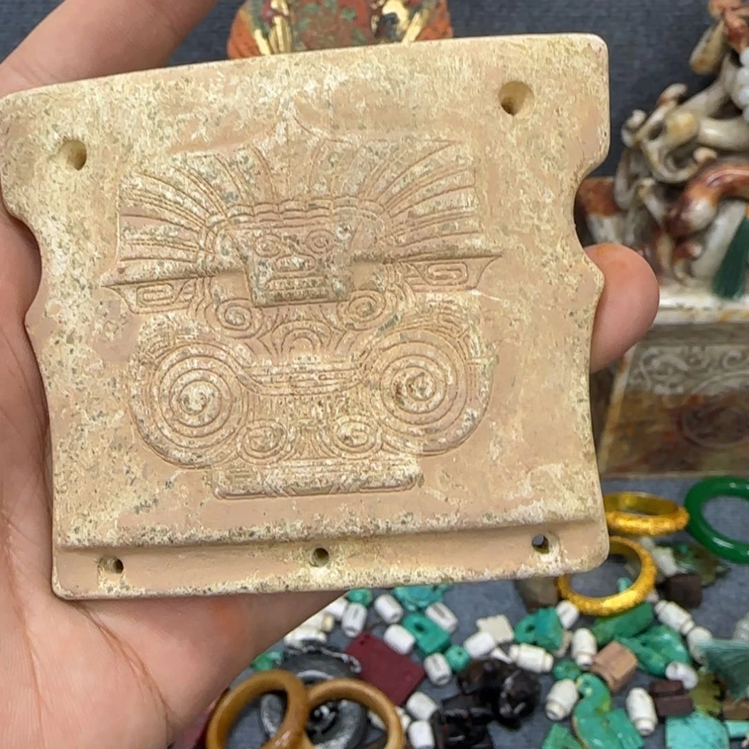 未镶嵌和田玉（糖玉）挂件