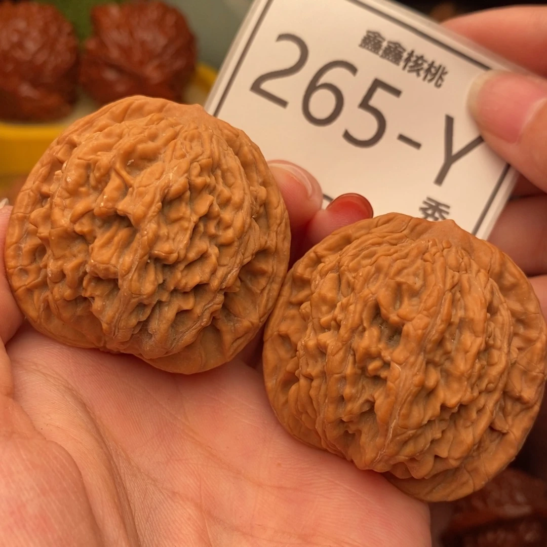 桃核把件唐虎44……