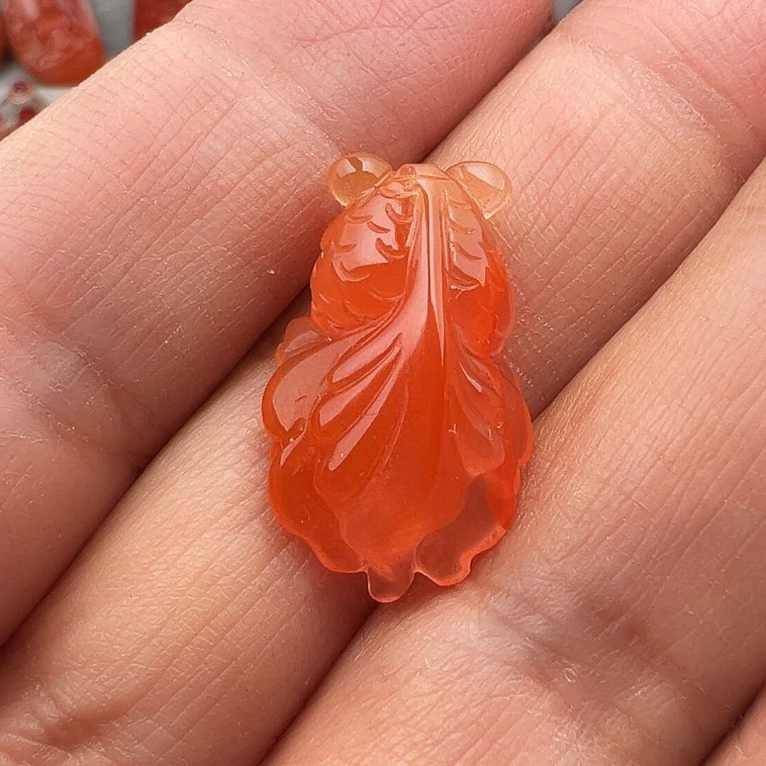 南红玛瑙吊坠未镶嵌麒**方