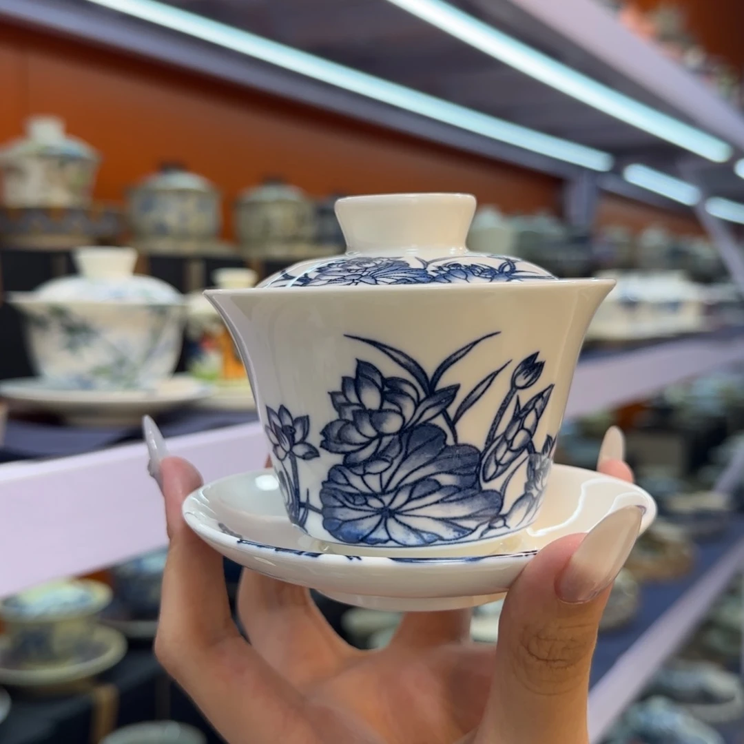 我在外面吃饭呢你在哪