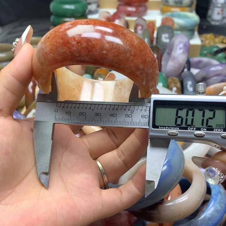 未镶嵌手镯石英质玉
