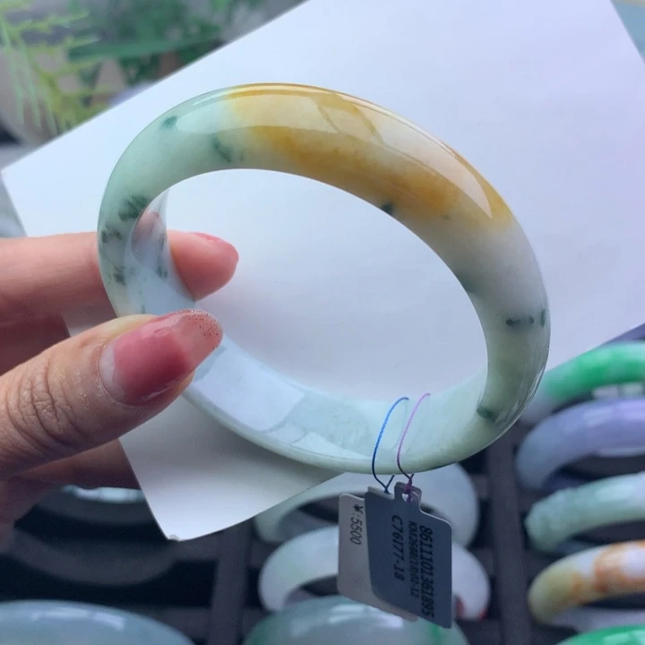 翡翠手镯未镶嵌天然翡翠手镯