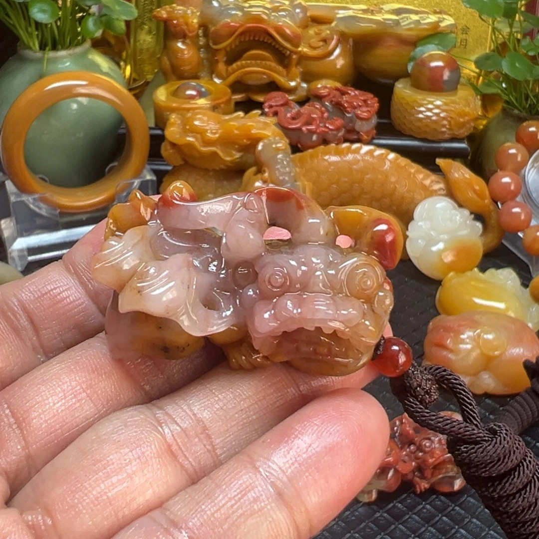 石英质玉未镶嵌颈饰