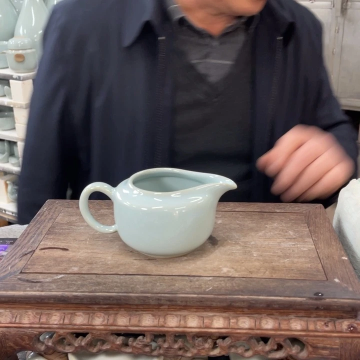 摆件天青釉德钟公道