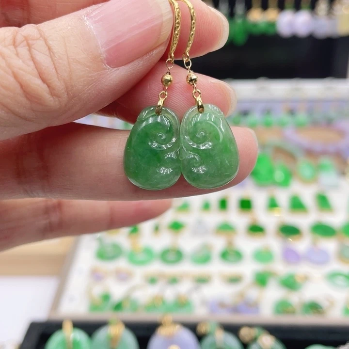 翡翠18K金镶嵌耳饰