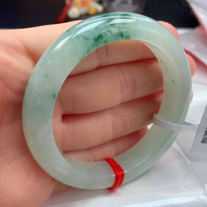 翡翠手镯未镶嵌53圈