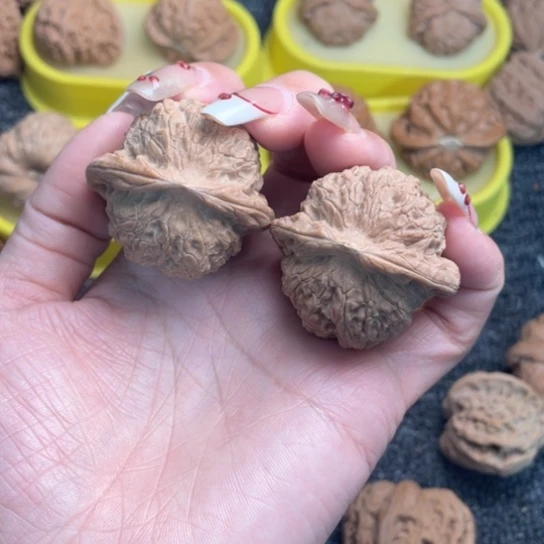 无***风吊坠文玩核桃血麒麟97