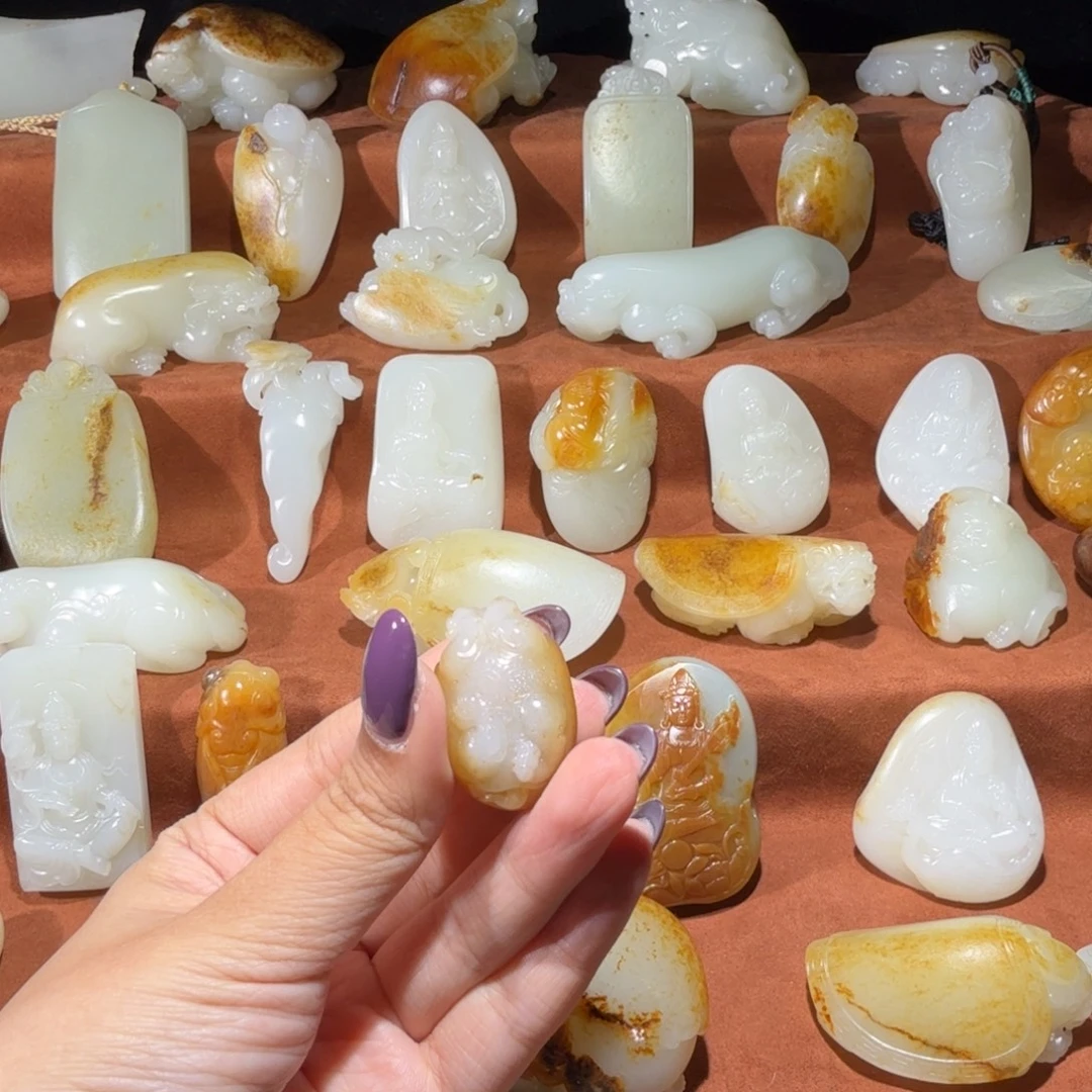汽****和田玉未镶嵌颈饰