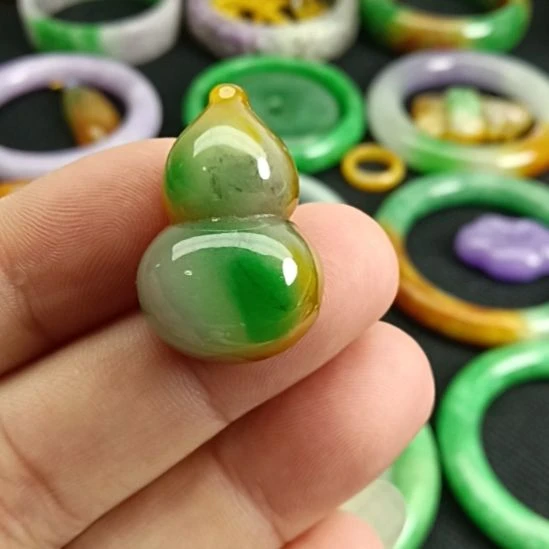 翡翠未镶嵌挂件翡翠