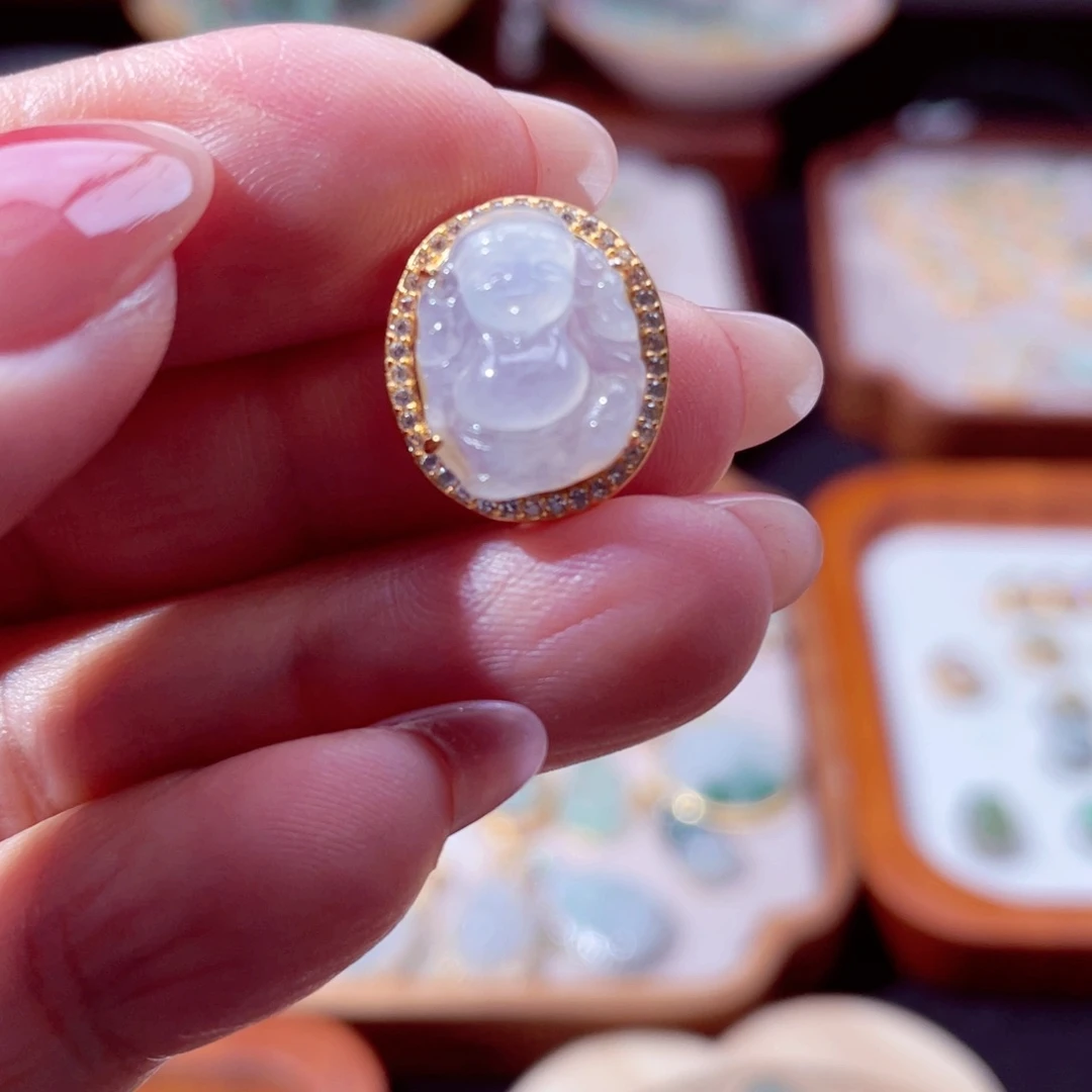 翡翠银S925镶嵌颈饰财神爷