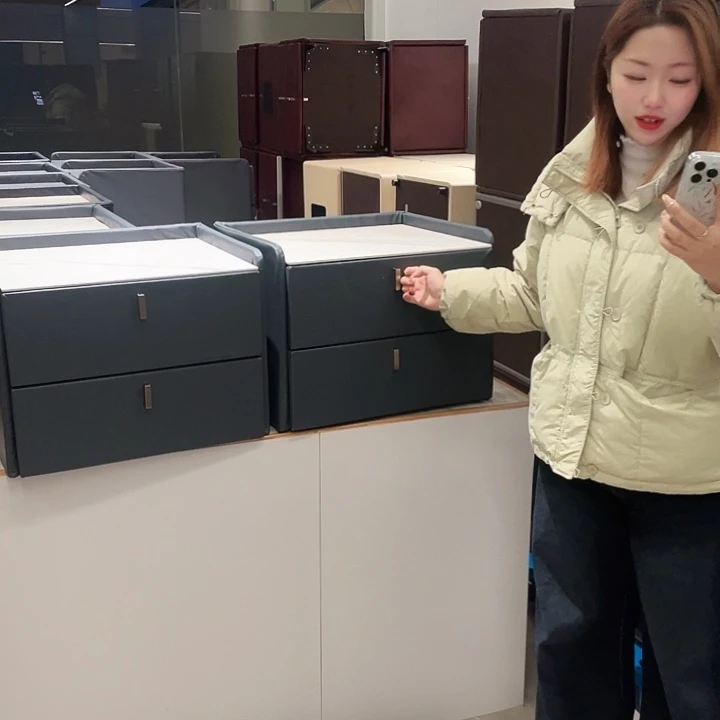 皮革床头柜666666666