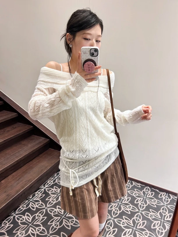 SANSTORE IF BY LAND 白色绞花镂空马海毛一字肩套头 25春夏