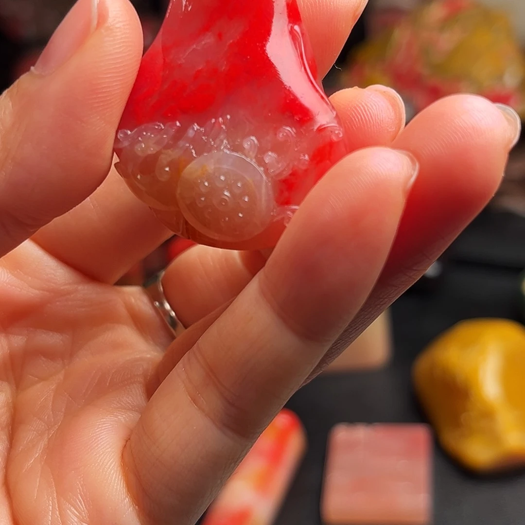 巴林石其他鸡血石挂件