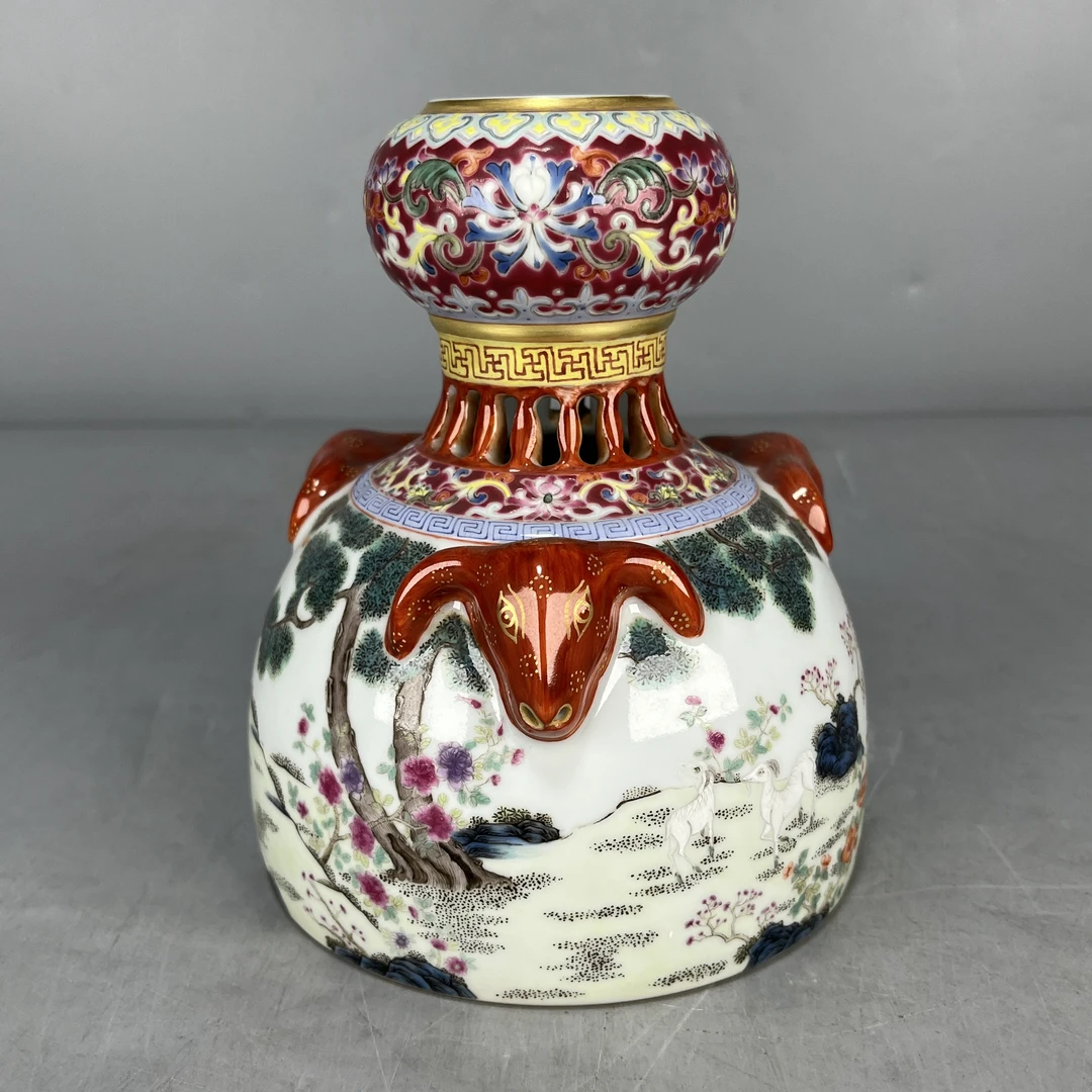 仿古瓷 仿古大清乾隆年制粉彩描金三阳开泰蒜头瓶