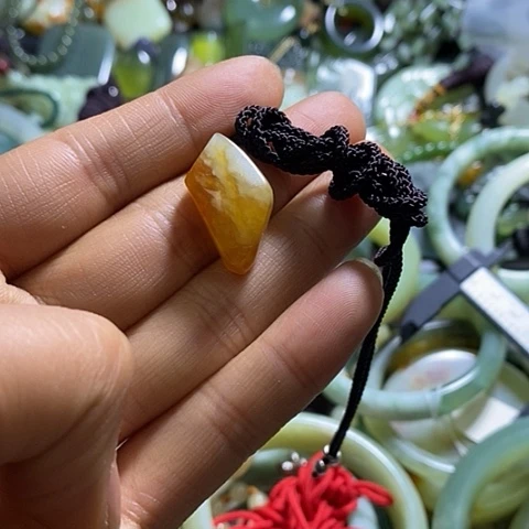 岫玉颈饰未镶嵌挂件