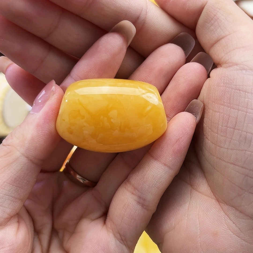 未镶嵌琥珀裸石12克马蹄珠