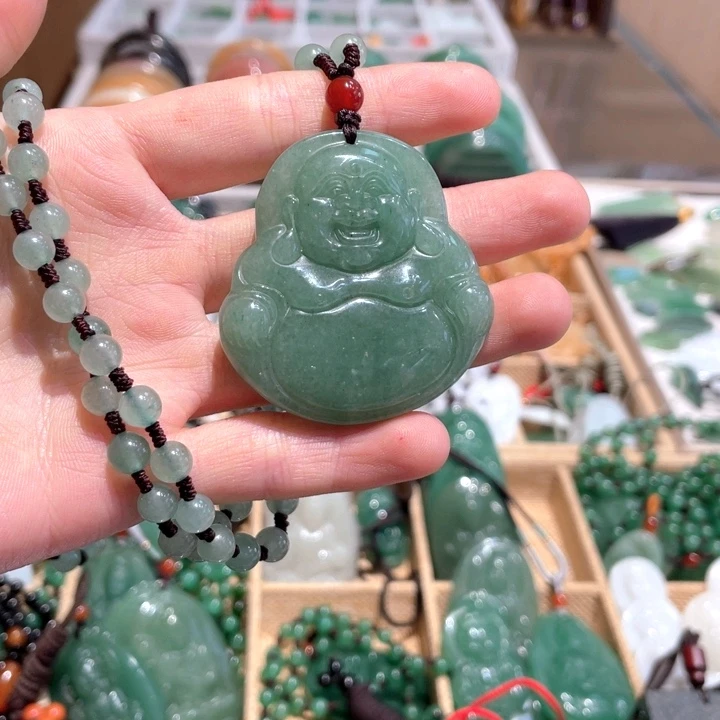 石英质玉未镶嵌颈饰