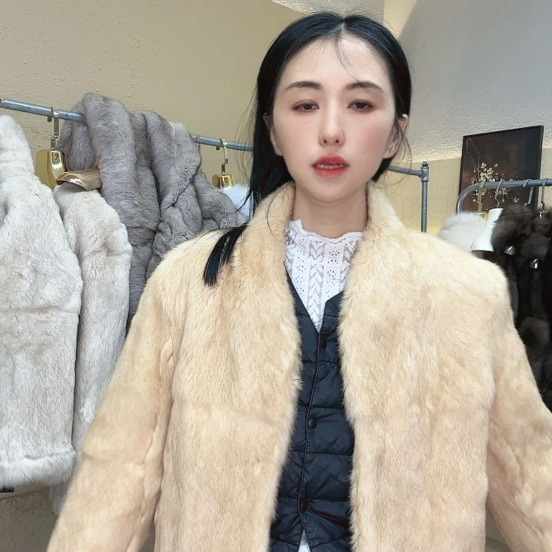 【闪购商品】兔毛外套搭配