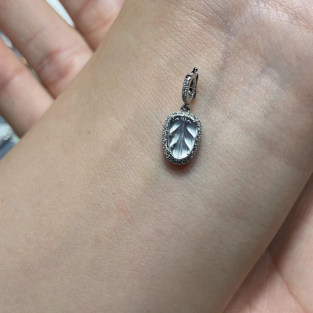 翡翠18K金镶嵌吊坠(不含链)听*