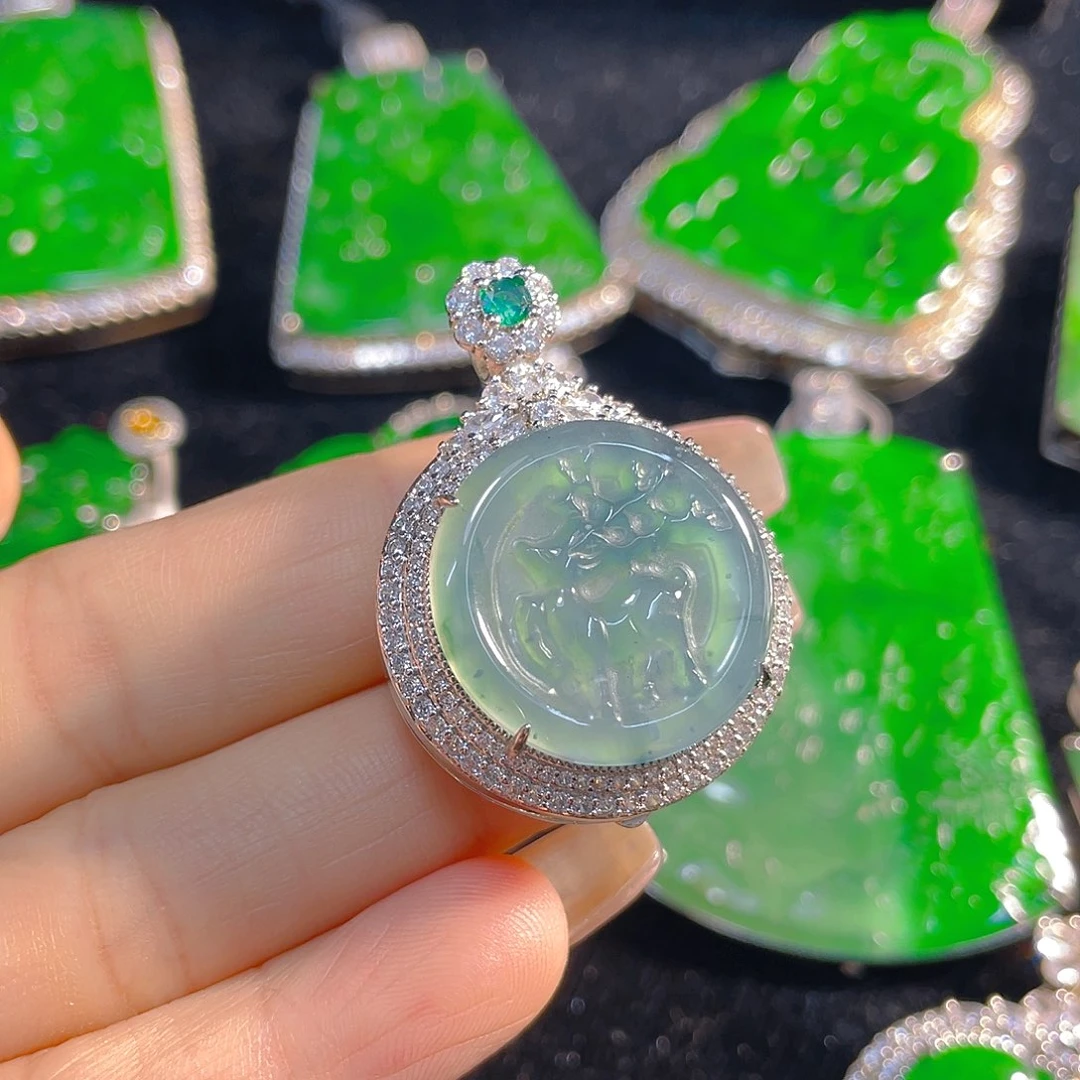 翡翠未镶嵌颈饰翡翠