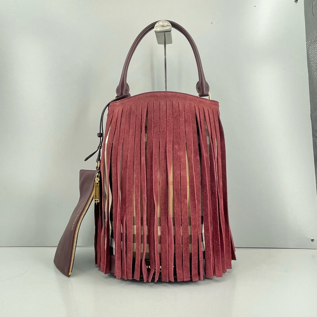 95新 BURBERRY/博柏利 优选/酒红色格纹麂皮流苏水桶包/26×36×19