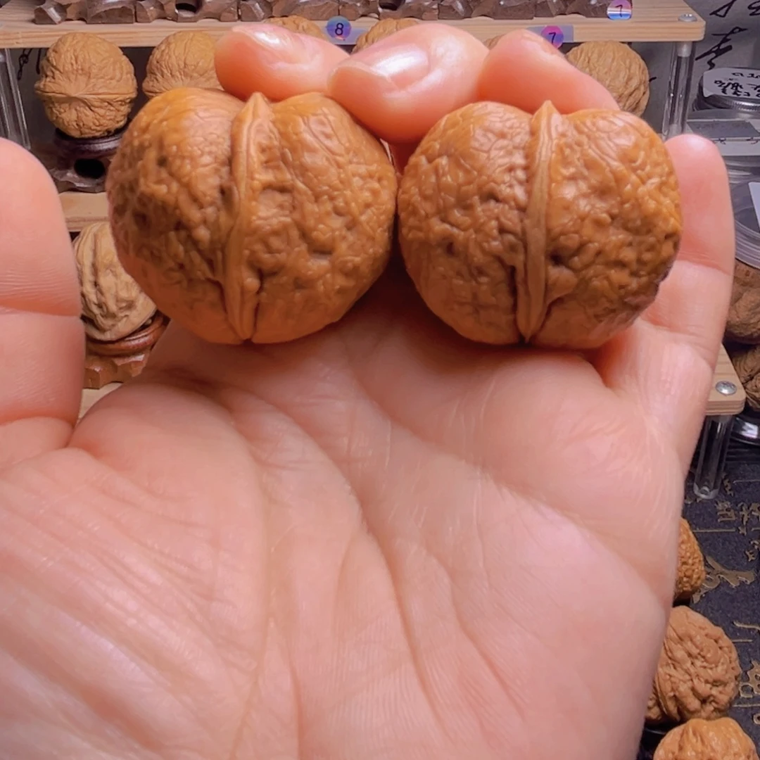 文玩核桃吊坠67w峭壁元宝39尺