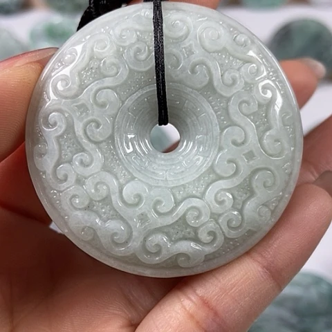 翡翠颈饰未镶嵌仿古扣两面工洒乌鸡料福利