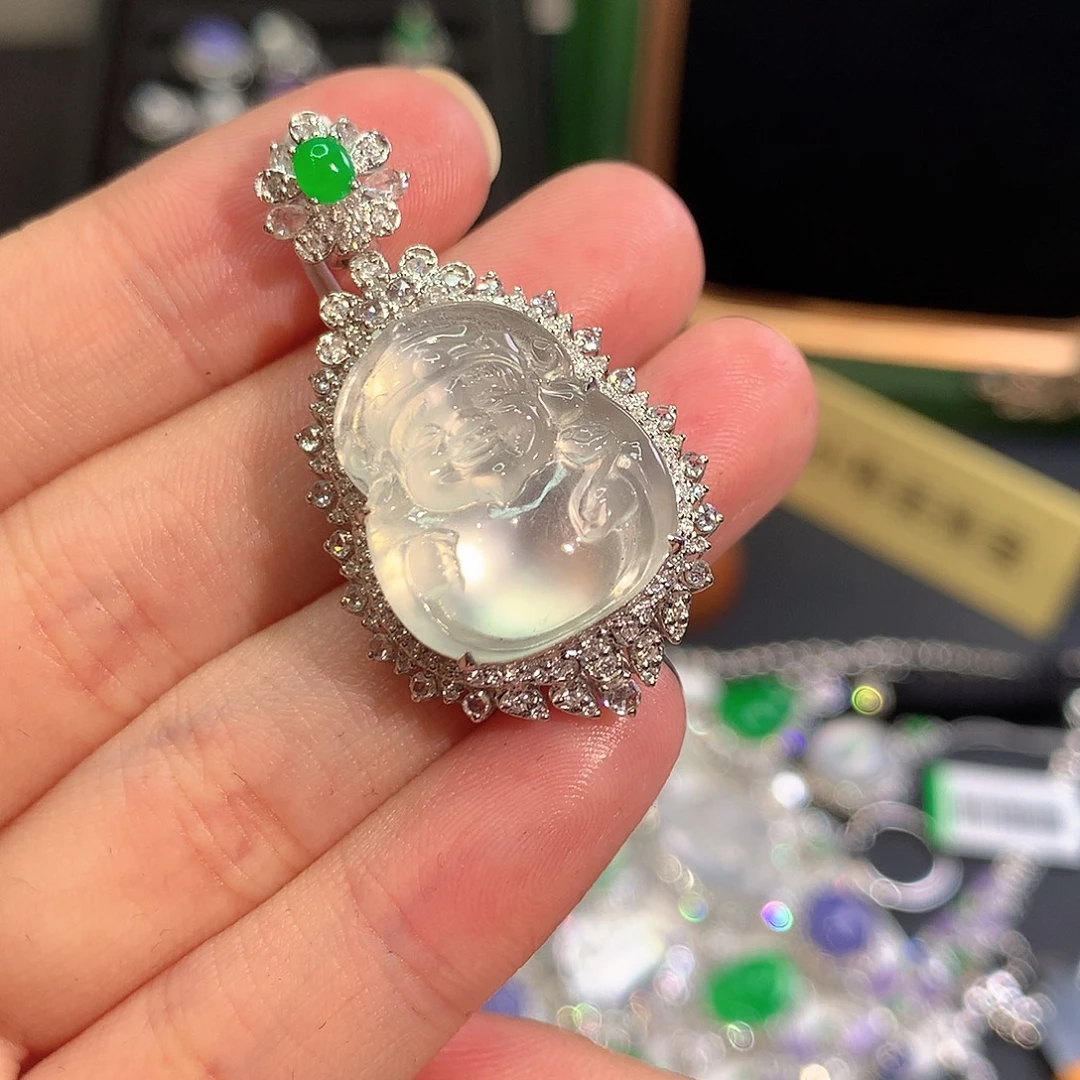 翡翠18K金镶嵌颈饰