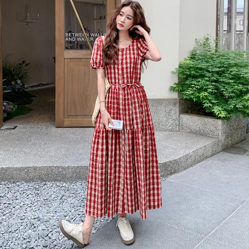 红色格子方领短袖连衣裙女2025年夏季新款法式复古巨好看长裙子